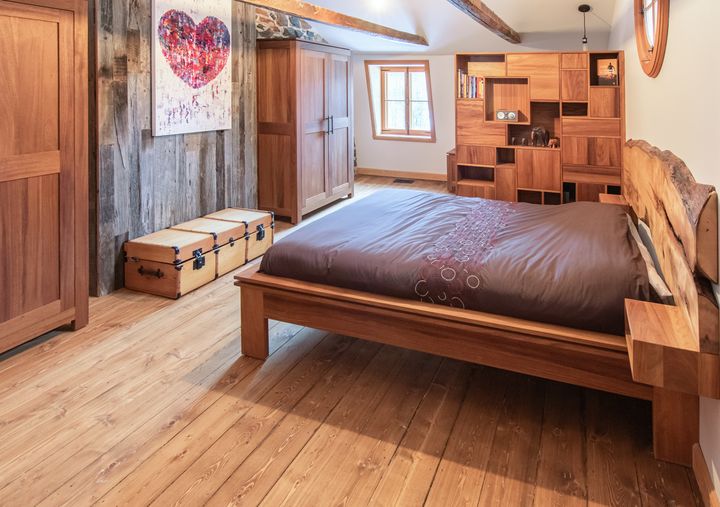 Bedroom set: bed, live-edge headboard and storage