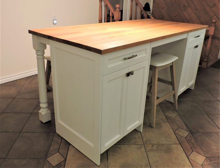 White island with turned legs and a wood top